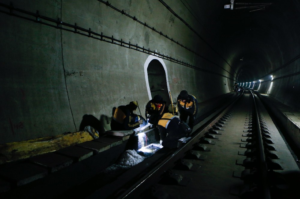 昌江铁路运营隧道病害现状